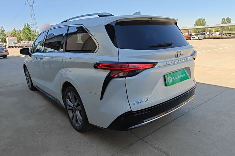 Used Toyota SIENNA 2021 2.5L Hybrid Premium Edition Exterior 2