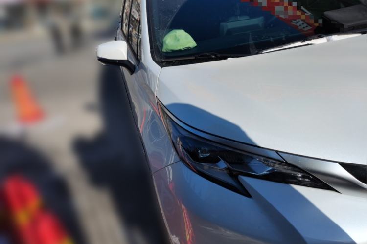 Used Toyota SIENNA 2021 2.5L Hybrid Premium Edition Exterior 2