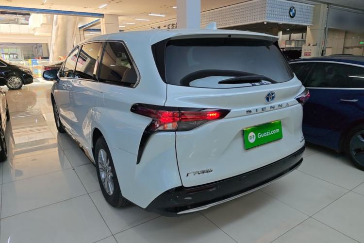 Used Toyota SIENNA 2021 2.5L Hybrid Luxury Edition Exterior 2