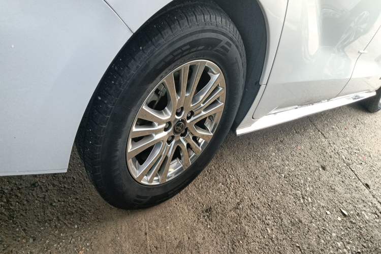 Used Toyota SIENNA 2021 2.5L Hybrid Luxury Edition Exterior 2