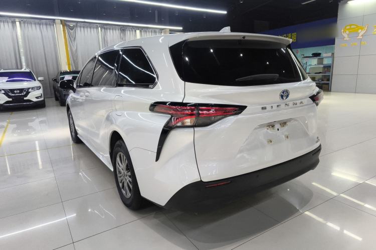 Used Toyota SIENNA 2021 2.5L Hybrid Comfort Edition Exterior 2