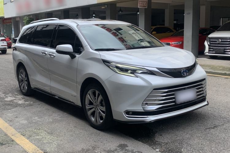 Used Toyota SIENNA 2021 2.5L Hybrid Platinum Edition Exterior 2