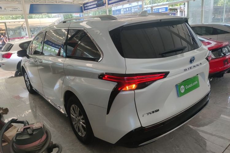 Used Toyota SIENNA 2021 2.5L Hybrid Premium Edition Exterior 2