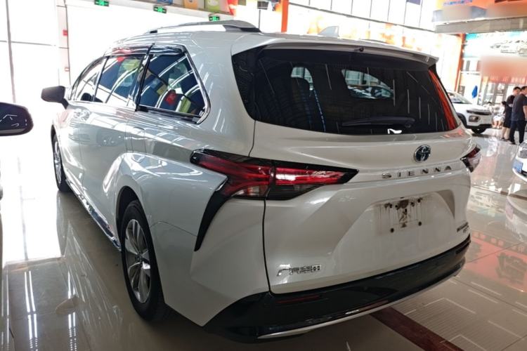 Used Toyota SIENNA 2021 2.5L Hybrid Ultimate Edition Exterior 2