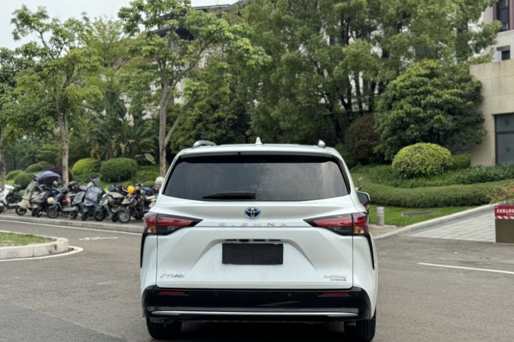Used Toyota SIENNA 2021 2.5L Hybrid Platinum Edition Exterior 2