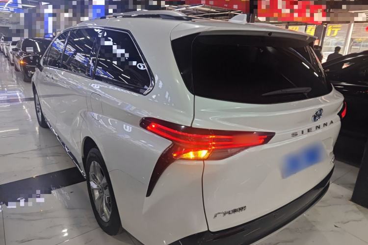 Used Toyota SIENNA 2021 2.5L Hybrid Ultimate Edition Exterior 2