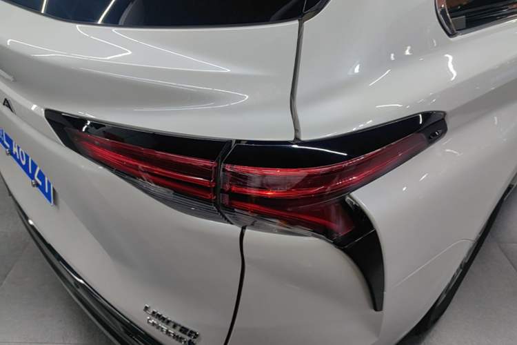Used Toyota SIENNA 2021 2.5L Hybrid Premium Edition Exterior 3
