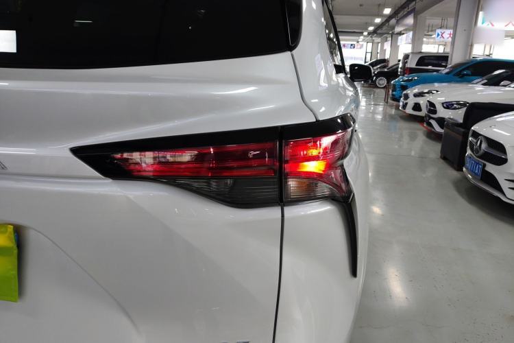 Used Toyota SIENNA 2021 2.5L Hybrid Comfort Edition Exterior 3
