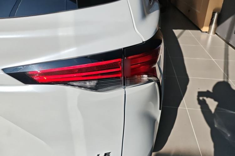 Used Toyota SIENNA 2021 2.5L Hybrid Comfort Edition Exterior 3