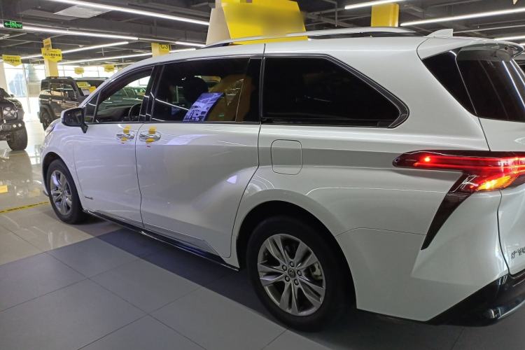 Used Toyota SIENNA 2021 2.5L Hybrid Platinum Edition Exterior 3
