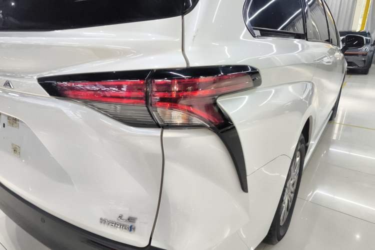 Used Toyota SIENNA 2021 2.5L Hybrid Comfort Edition Exterior 3