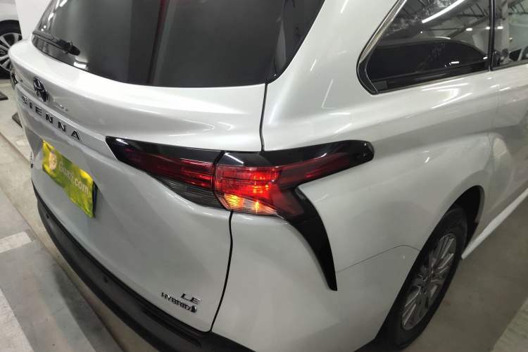 Used Toyota SIENNA 2021 2.5L Hybrid Comfort Edition Exterior 3