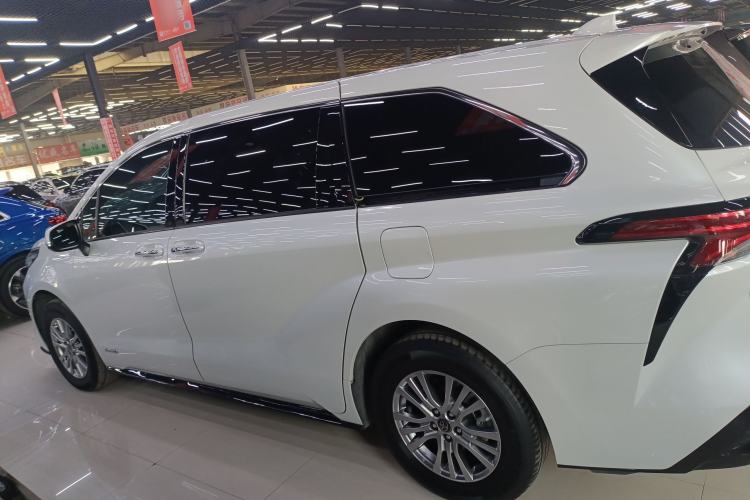 Used Toyota SIENNA 2021 2.5L Hybrid Premium Edition Exterior 3