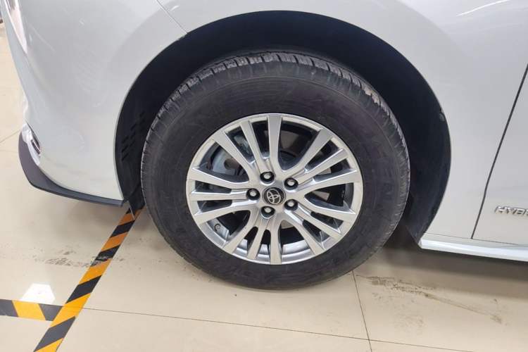 Used Toyota SIENNA 2021 2.5L Hybrid Comfort Edition Exterior 4