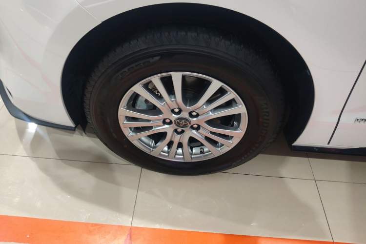 Used Toyota SIENNA 2021 2.5L Hybrid Premium Edition Exterior 4