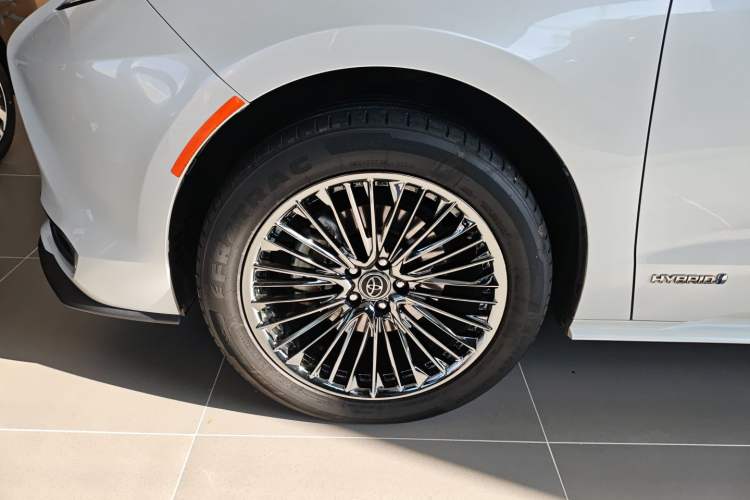 Used Toyota SIENNA 2021 2.5L Hybrid Comfort Edition Exterior 4