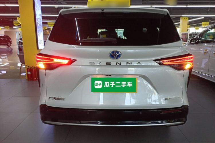 Used Toyota SIENNA 2021 2.5L Hybrid Platinum Edition Exterior 4