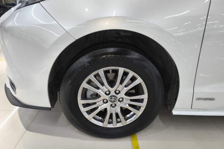 Used Toyota SIENNA 2021 2.5L Hybrid Comfort Edition Exterior 4