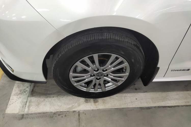 Used Toyota SIENNA 2021 2.5L Hybrid Comfort Edition Exterior 4