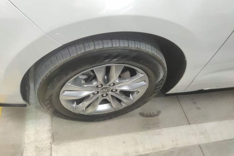 Used Toyota SIENNA 2021 2.5L Hybrid Platinum Edition Exterior 4