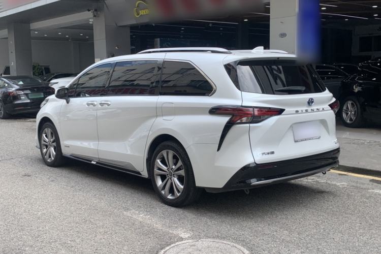 Used Toyota SIENNA 2021 2.5L Hybrid Platinum Edition Exterior 4