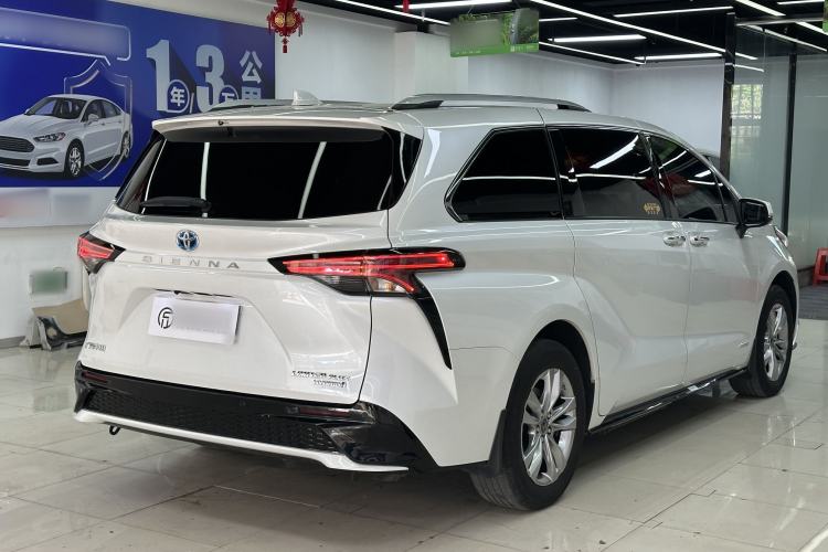 Used Toyota SIENNA 2021 2.5L Hybrid Ultimate Edition Exterior 4