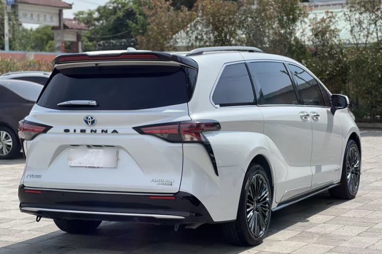 Used Toyota SIENNA 2021 2.5L Hybrid Platinum Edition Exterior 4