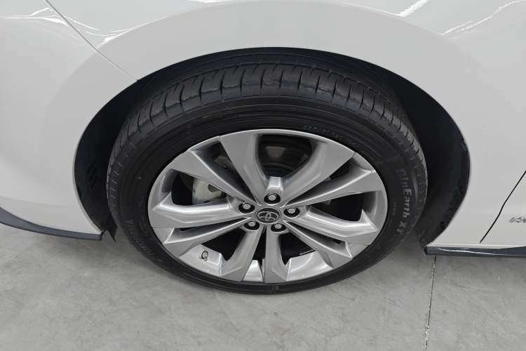 Used Toyota SIENNA 2021 2.5L Hybrid Platinum Edition Exterior 4