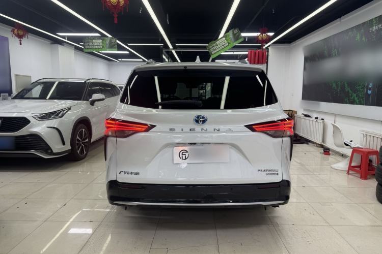 Used Toyota SIENNA 2021 2.5L Hybrid Platinum Edition Exterior 4
