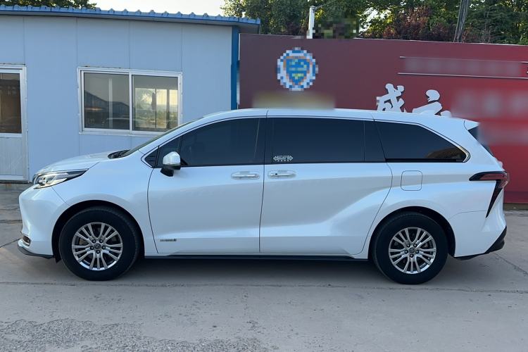 Used Toyota SIENNA 2021 2.5L Hybrid Premium Edition Exterior 4