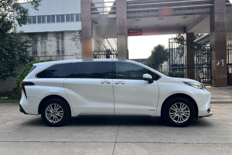 Used Toyota SIENNA 2021 2.5L Hybrid Premium Edition Exterior 4