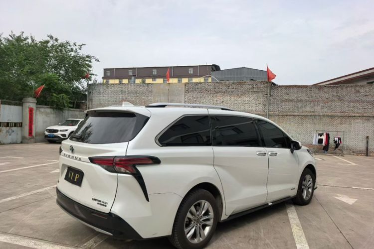 Used Toyota SIENNA 2021 2.5L Hybrid Ultimate Edition Exterior 5