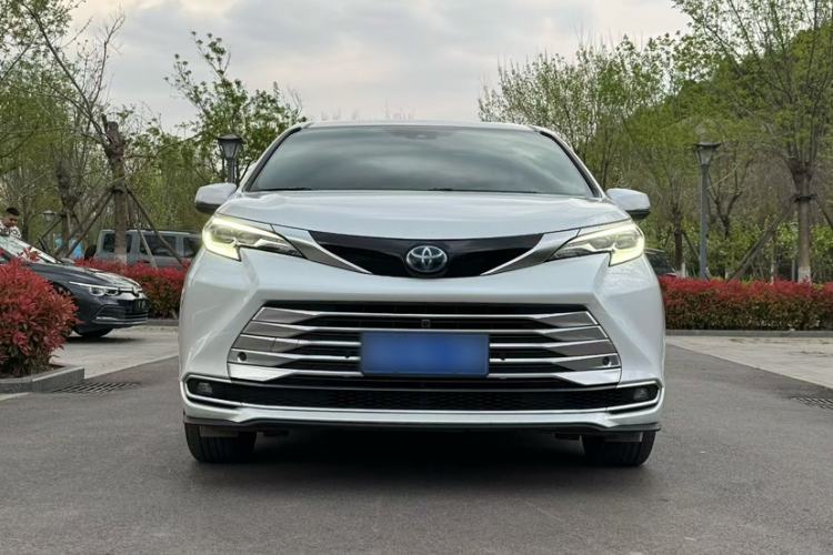 Used Toyota SIENNA 2021 2.5L Hybrid Platinum Edition Exterior 5