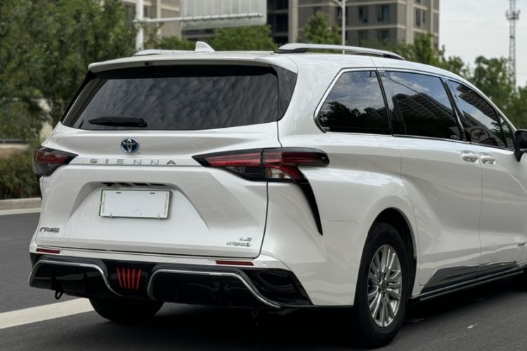Used Toyota SIENNA 2021 2.5L Hybrid Comfort Edition Exterior 5
