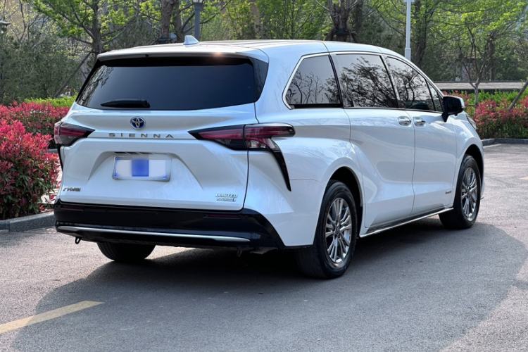 Used Toyota SIENNA 2021 2.5L Hybrid Premium Edition Exterior 5