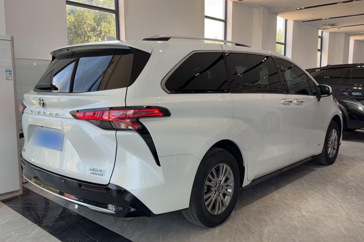 Used Toyota SIENNA 2021 2.5L Hybrid Premium Edition Exterior 5