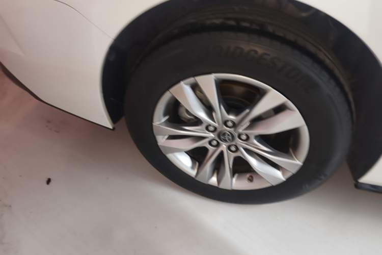 Used Toyota SIENNA 2021 2.5L Hybrid Platinum Edition Exterior 5