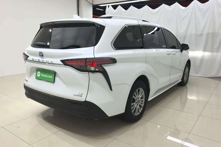 Used Toyota SIENNA 2021 2.5L Hybrid Comfort Edition Exterior 5