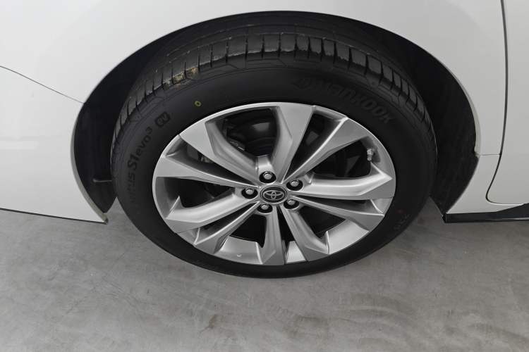 Used Toyota SIENNA 2021 2.5L Hybrid Platinum Edition Exterior 5