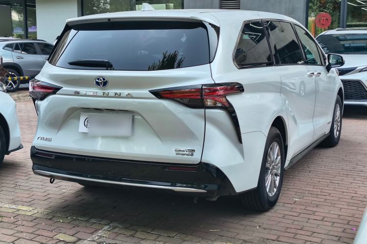 Used Toyota SIENNA 2021 2.5L Hybrid Premium Edition Exterior 5