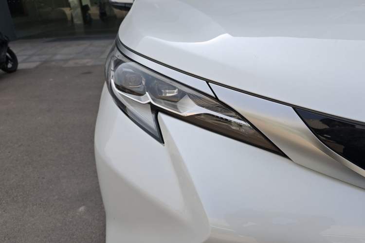Used Toyota SIENNA 2021 2.5L Hybrid Platinum Edition Exterior 6