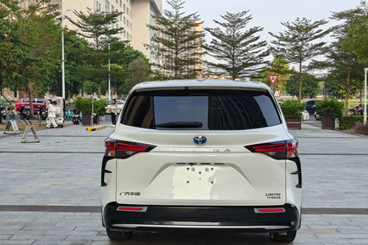 Used Toyota SIENNA 2021 2.5L Hybrid Premium Edition Exterior 6
