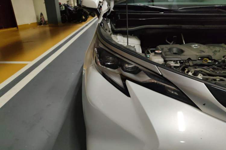 Used Toyota SIENNA 2021 2.5L Hybrid Platinum Edition Exterior 6