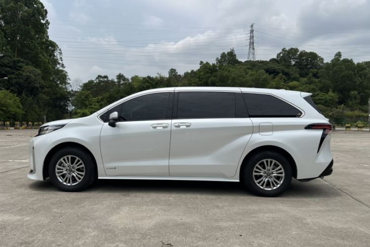 Used Toyota SIENNA 2021 2.5L Hybrid Comfort Edition Exterior 6