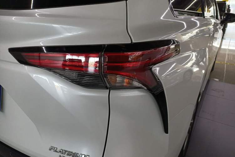 Used Toyota SIENNA 2021 2.5L Hybrid Platinum Edition Exterior 6