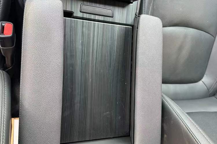 Used Toyota SIENNA 2021 2.5L Hybrid Ultimate Edition Exterior 6