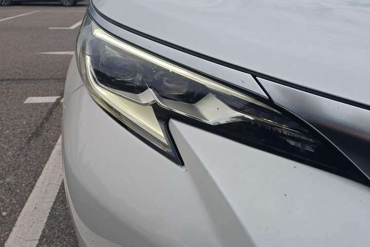 Used Toyota SIENNA 2021 2.5L Hybrid Platinum Edition Exterior 6