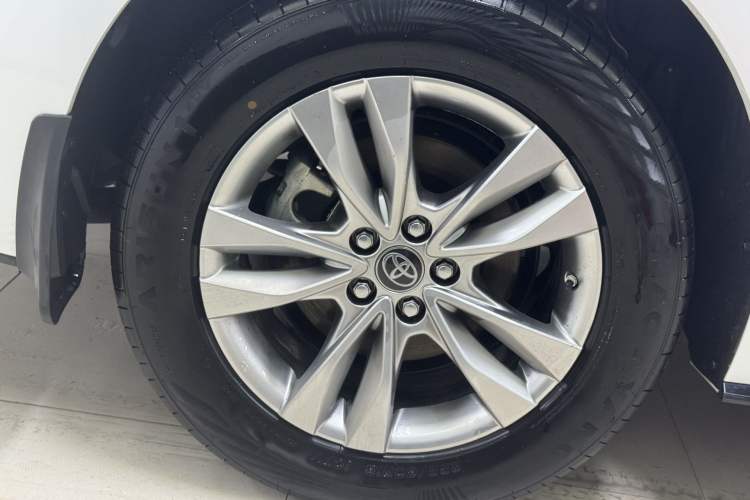 Used Toyota SIENNA 2021 2.5L Hybrid Platinum Edition Exterior 6