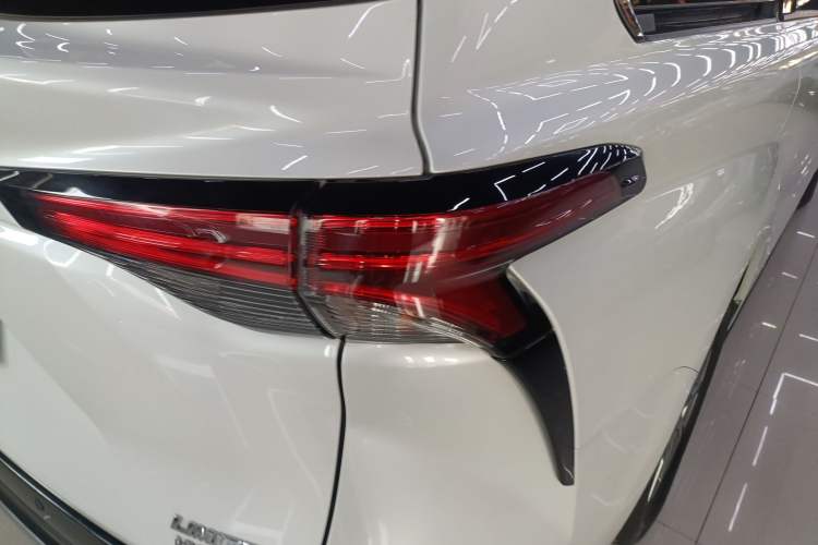 Used Toyota SIENNA 2021 2.5L Hybrid Premium Edition Exterior 6