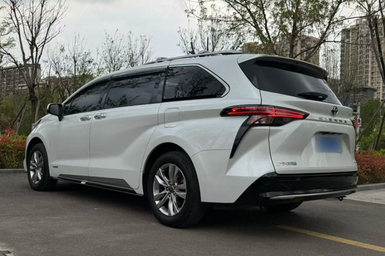 Used Toyota SIENNA 2021 2.5L Hybrid Platinum Edition Exterior 7